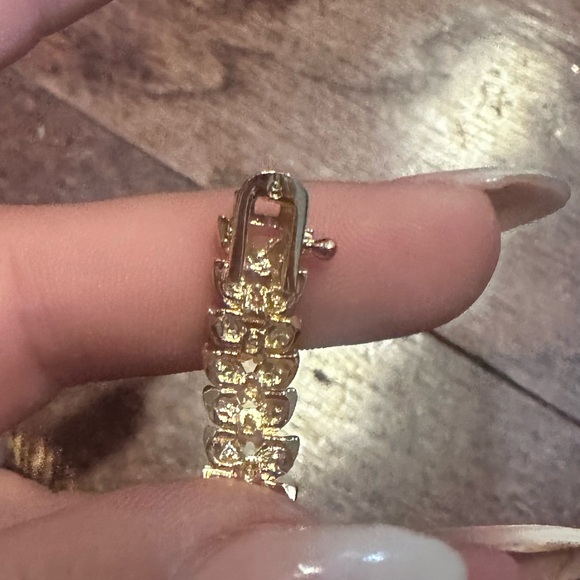 18K Gold Plated Diamond Leaf Bracelet Snap closure - Picture 2 of 4